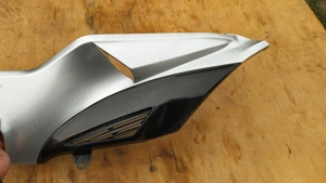 Suzuki Burgman 250 - 400 taposó alatti idom balos - kép 2