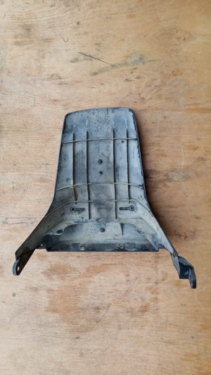 Suzuki Burgman 250 - 400 hátsó sárvédő - kép 3