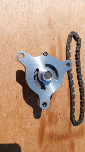 Suzuki Burgman 250 - 400 olajpumpa - kép 3