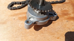 Suzuki Burgman 250 - 400 olajpumpa - kép 5