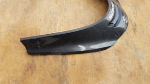 Suzuki Burgman 250 - 400 első idom betét sérült - kép 3