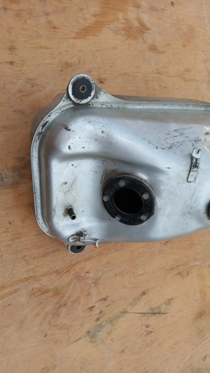 Suzuki Burgman 250 - 400 üzemanyag tank - kép 8