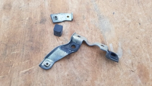 Suzuki Burgman 250 - 400 levegő szűrő tartó - kép 6