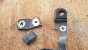 Suzuki Burgman 250 - 400 levegő szűrő tartó - kép 4