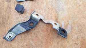 Suzuki Burgman 250 - 400 levegő szűrő tartó - kép 5