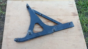 Suzuki Burgman 400 kipufogó tartó konzol - kép 2