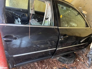 Rozsdamentes Volkswagen Passat B5.5 jobbos első hátsó ajtó fekete hibátlan csak poros ár db