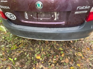 Skoda Fabia II Scout csomagtér ajtó és hátsó lökhárító lámpa egyben - kép 4