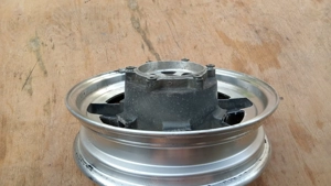 Suzuki Burgman 250 - 400 első felni - kép 10