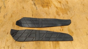 Suzuki Burgman 250 - 400 gumiszőnyeg pár - kép 1