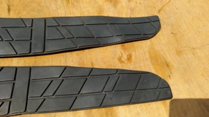 Suzuki Burgman 250 - 400 gumiszőnyeg pár - kép 5