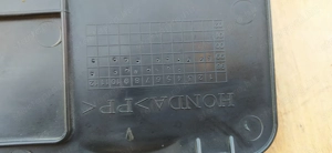 Honda Pantheon 125 - 150 2T szervizfedél sisaktartóba - kép 2