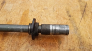 Yamaha Majesty 400 első keréktengely - kép 2