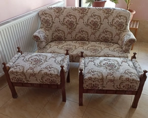 Egyedi kanapé puffokkal