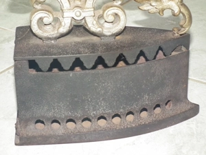 Ritka súlyos antik parazsas szenes vasaló - kép 3