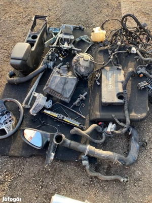 Opel Astra J 1.7 dobbetét belső műanyagok ablaktörlő fékrásegítő könyöklő elektromos kézifékes stb - kép 3