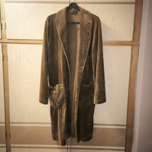 Újszerű, elegáns, puha plüss köntös újszerű állapotban eladó