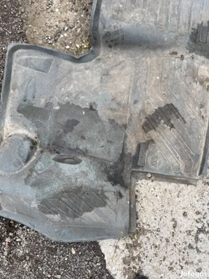 Mercedes Sprinter gumi szőnyeg gyári,ajtóbetét hűtőmaszk stb - kép 2