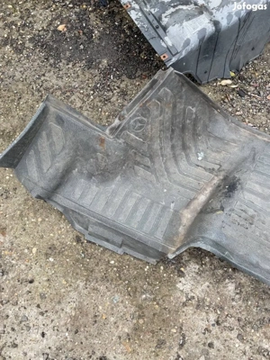 Mercedes Sprinter gumi szőnyeg gyári,ajtóbetét hűtőmaszk stb - kép 7
