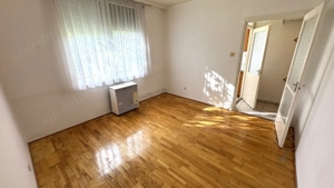 Malomkertben 1. emeleti 54 nm-es 2 szoba-konyhás erkélyes azonnal költözhető lakás eladó - kép 9