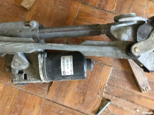 Peugeot 307 2006-os ablaktörlő motor 404 638 12V posta megoldható