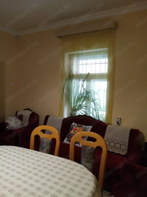 Gyönyörű helyen Veszprém megyeben Bakonyságon eladó tégla építésű jó állapotú családi ház tulajtól.. - kép 6