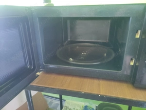 Kiválóan működő mikró hullámú sütő eladó.