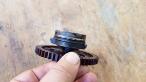 Aprilia Scarabeo Light 400 - 500 olajpumpa - kép 4