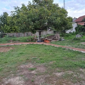  Monor központi részén 115 m2-es, teljesen felújított társasházi lakás 800 m2 saját telekrésszel - kép 16