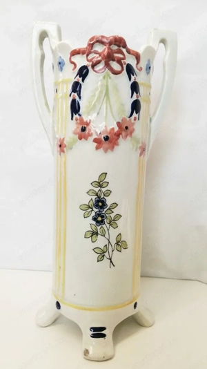 Antik copf stílusú füles váza virágokkal sorszámozott 1910-es évek