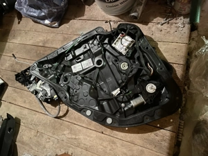 Mercedes E w 213 jobbos balos ajtó kárpit betét posta megoldható - kép 2