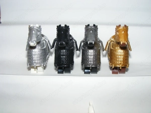 Lego Castle figurák állatok Ló lovak állat páncélos harci ló + fejvédő 4db ÚJ - kép 4