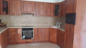 Pannonhalmán, csendes, exkluzív lakóparkban eladó egy közel rezsimentes családi ház, gondozott kertt - kép 3