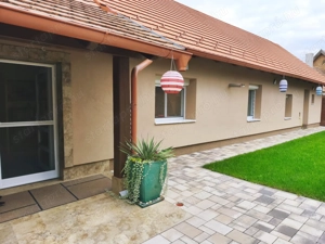 Családi ház, békés, kis faluban, közel a Balatonhoz