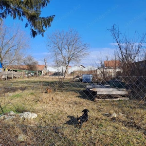 Monor kertvárosi részén 1335 m2-es, összközműves, bekerített, építési telek - kép 2