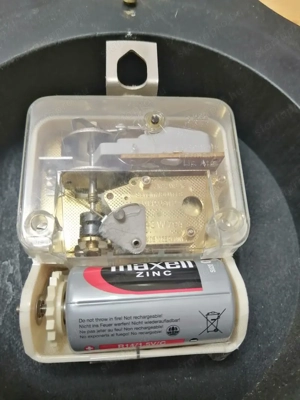 Junghans elemes fali óra fa házban, festett dekorációval - kép 5