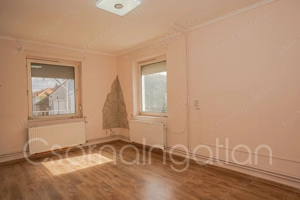 Csorna - Azonnal költözhető, 3 hálószoba + nappalis családi ház ELADÓ - kép 6