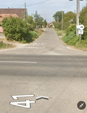 Eladó telek kertvárosias ( Lke) lakóterület besorolással.