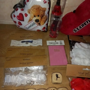 Üzletbezárás miatt ESKÜVŐI árukészlet olcsón eladó - kép 2