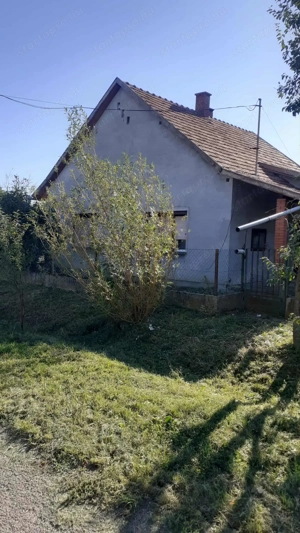 Családi ház eladó melléképületekkel  - kép 3