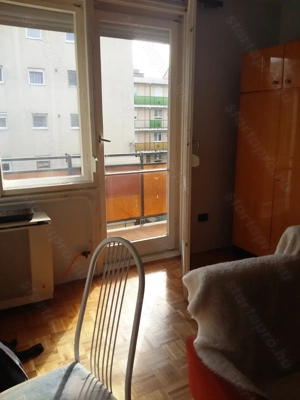 Háromszobás erkélyes lakás a Rózsa Károly utcában. - kép 2