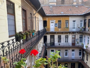 Kiadó galériás garzon Budapest VI. kerületében  Rózsa utcában. - kép 12