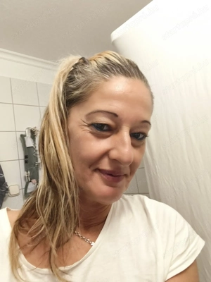 Masszőrhölgy Hévizen