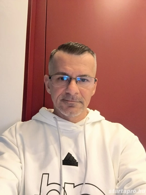 Szeretetehes, törődesre  s figyelemre vágyó nő szeretője lenn k - kép 2