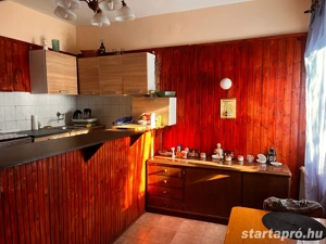 Eladó 3 lakásos családi ház nagy saroktelken, (Alsórákoson XIV. kerület) - kép 7