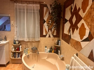 Eladó 3 lakásos családi ház nagy saroktelken, (Alsórákoson XIV. kerület) - kép 4