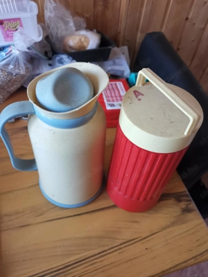 Eladó.Retro mixer dobázában üzemképesen,és Retro fagyis és sima termosz. - kép 2