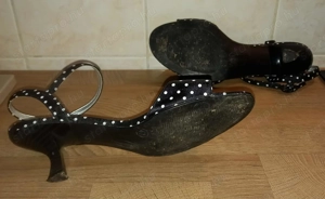 41-es fekete-fehér pöttyös szandál olcsón eladó - kép 2