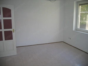 Szeged Rókusi városrészben, a Klapka tér közelében eladó egy újszerű állapotú, 70 m -es, félemeleti  - kép 6