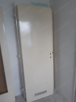 Beltéri ajtólap 66,5x195,5cm teli falcos jobbos szellőzős - kép 2